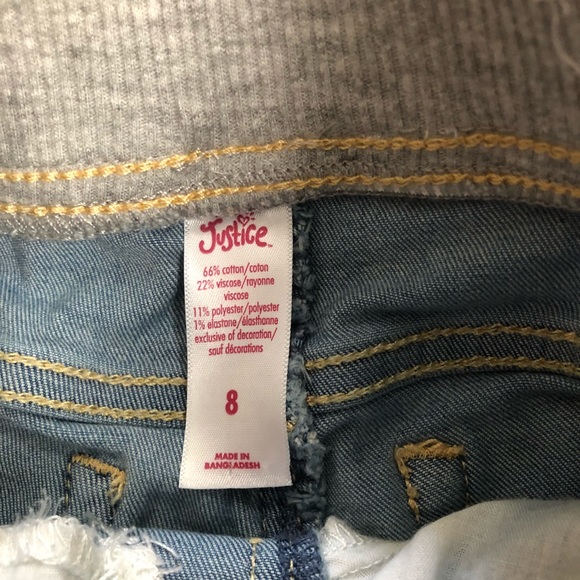 Justice cuffed short - Picture 3 of 4